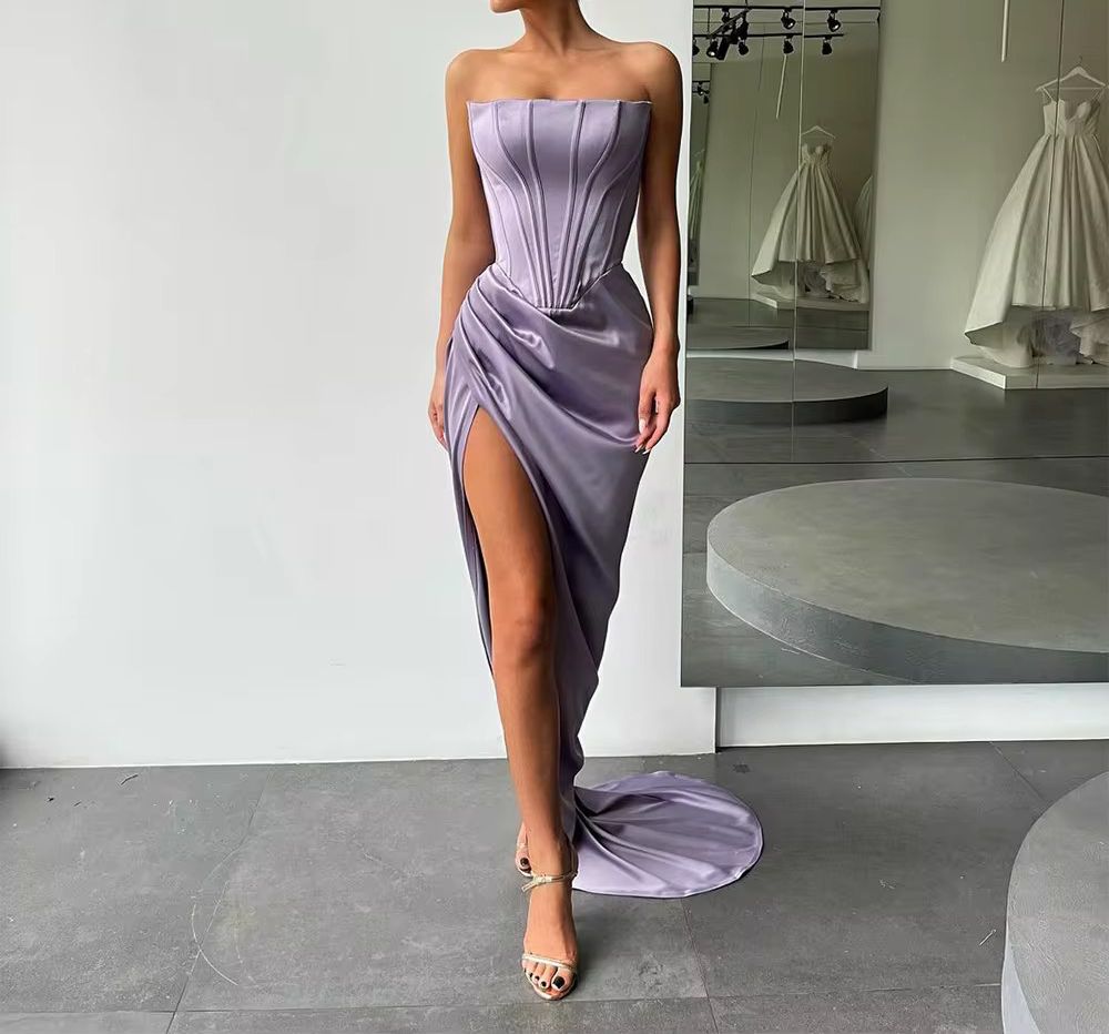 فستان انيق بتطريز حديث مكشوف الاكتاف