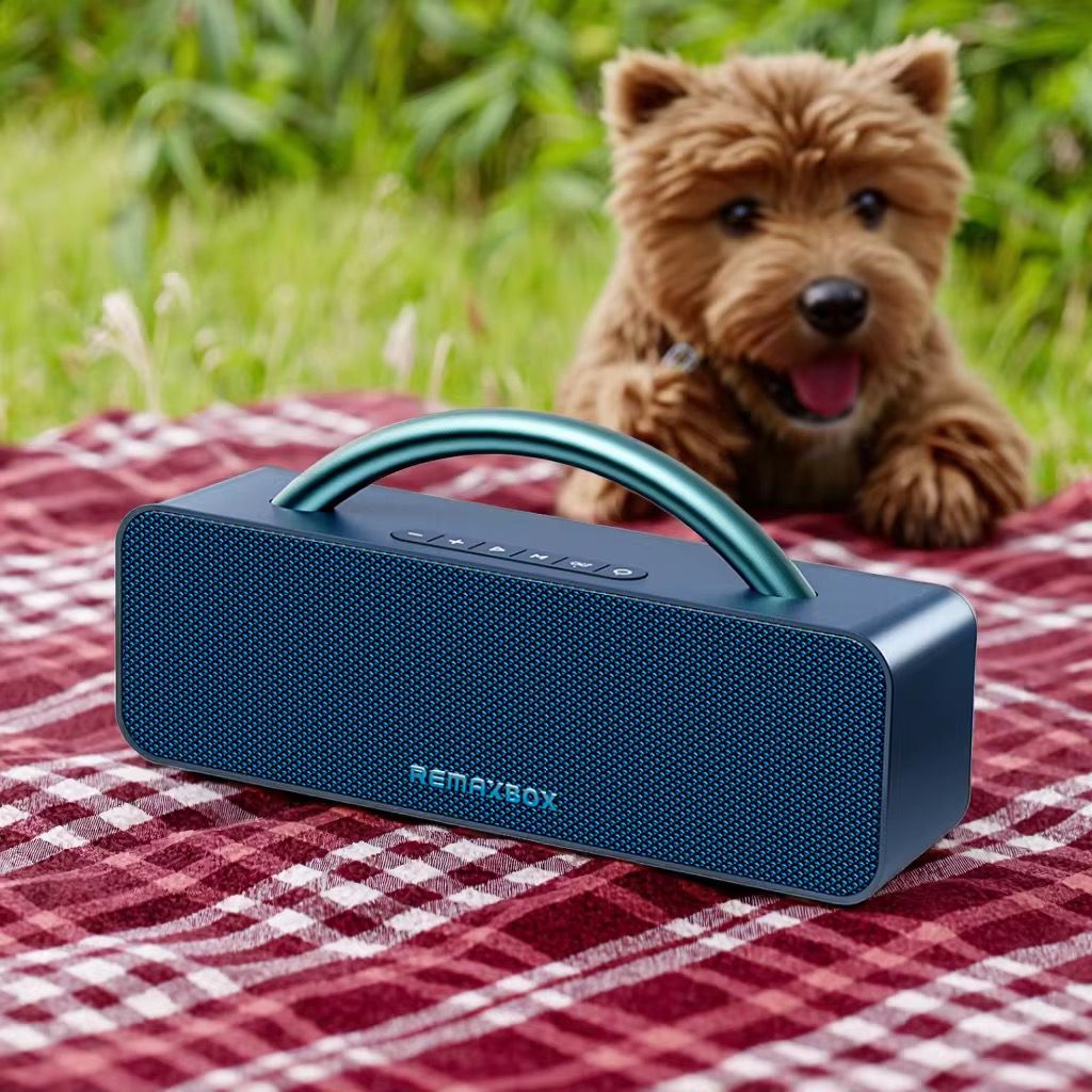 مكبر صوت بلوتوث قوي من Remaxbox – صوت فائق الجودة ومحمول لجميع الاستخدامات