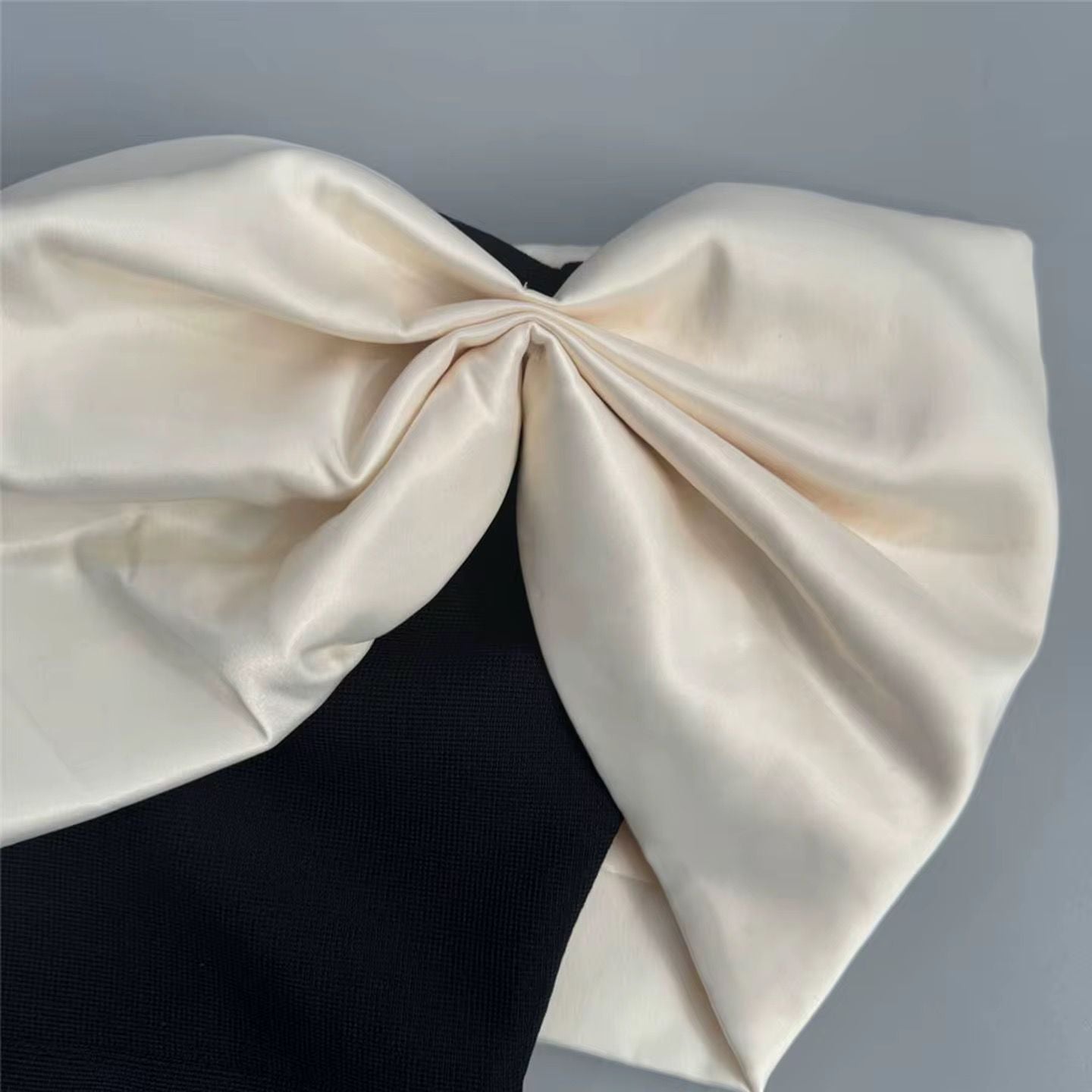 فستان جديد بالونين الاسود و الابيض