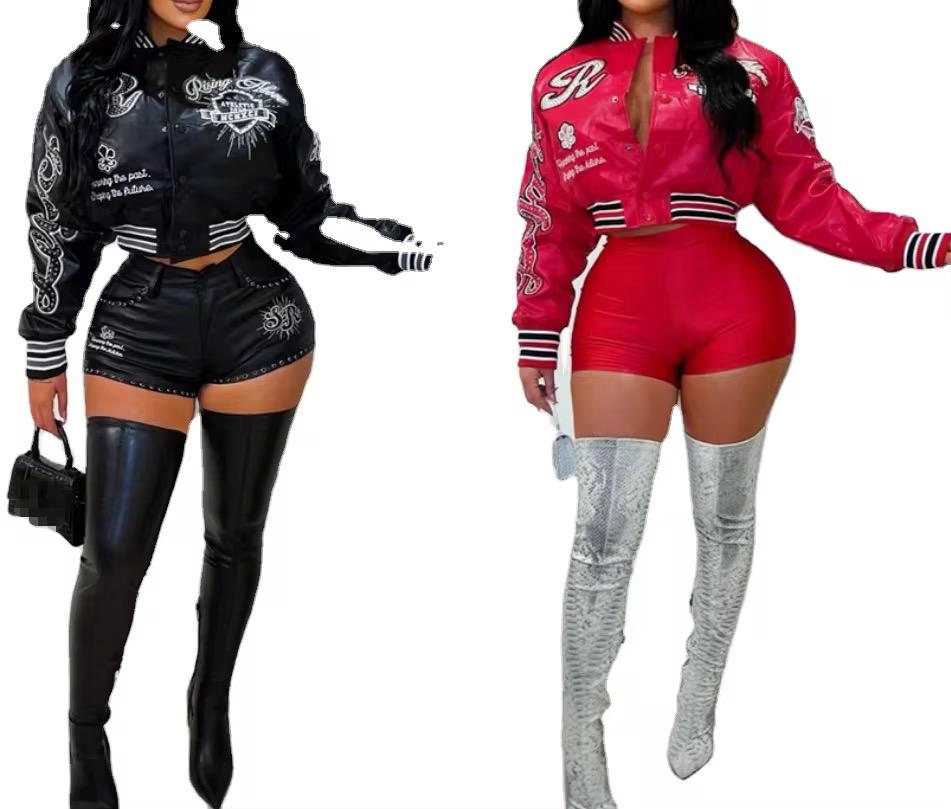 طقم نسائي جكيت و شورت مطرز مع الشورت