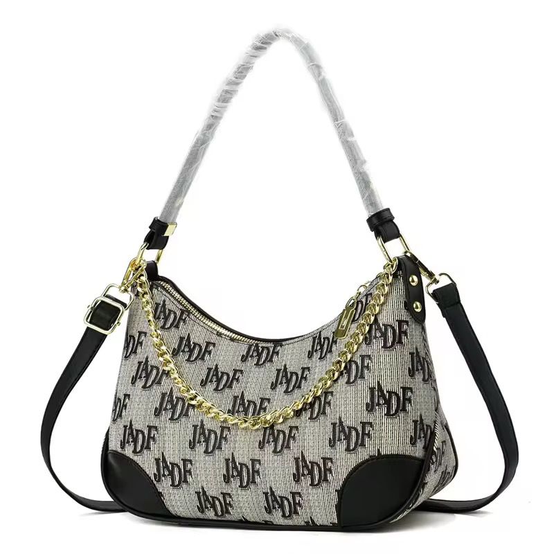 حقائب يد نسائيه كاجوال بتصميم بسيط وعصرى