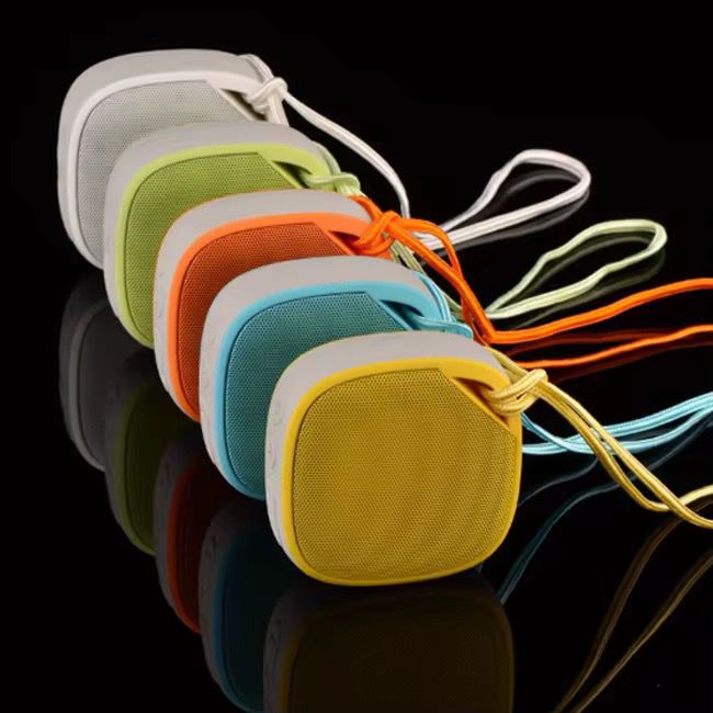 سماعة بلوتوث صغيرة – تصميم أزرق أنيق، مكبر صوت محمول ‎78×78 مم